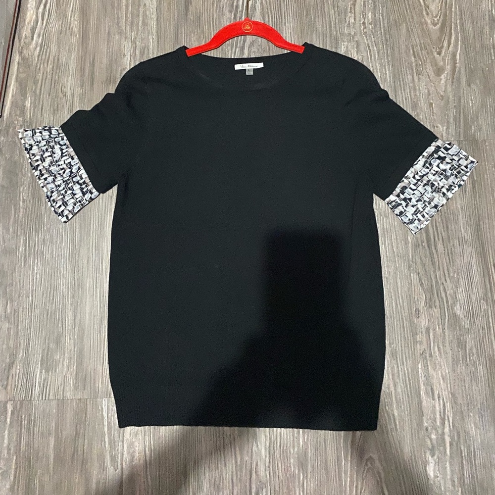 Black short sleeve sweater